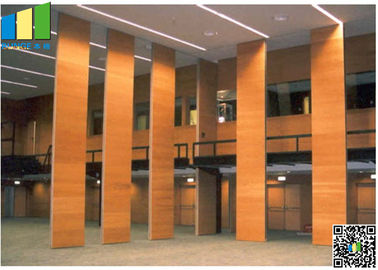 Sala de conferencias que resbala las paredes movibles plegables de las divisiones para la galería de arte