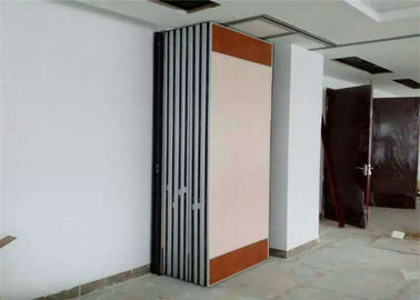 Fácil actúe las paredes de división de la sala de conferencias 2000/13000 milímetros de altura multicolora
