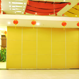 Paredes de división movibles amarillas, sala de conferencias del hotel que resbala puertas plegables de la división