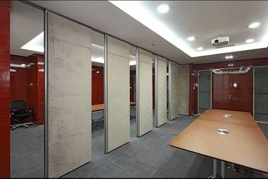 Puertas movibles de la sala de clase el panel de la división de la pared de 65 milímetros para las puertas desprendibles del auditorio