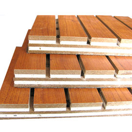 Tablero acústico de madera del techo de pared del hotel fonoabsorbente decorativo de los paneles