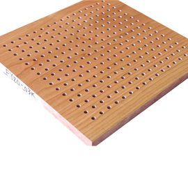Los paneles acústicos de madera perforados de amortiguamiento sanos para la sala de reunión