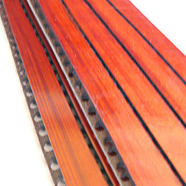 Los paneles acústicos acanalados de madera del material de absorción sana del auditorio