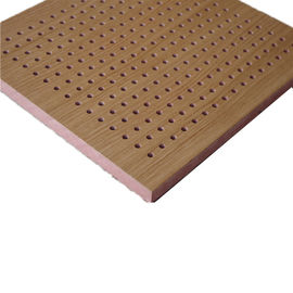 Tablero acústico perforado de madera de la chapa de la tecnología del techo acústico de madera de la superficie