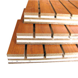 Los paneles de techo acústicos de madera de Pasillo del consejo del panel de pared de la fibra de poliéster de la melamina