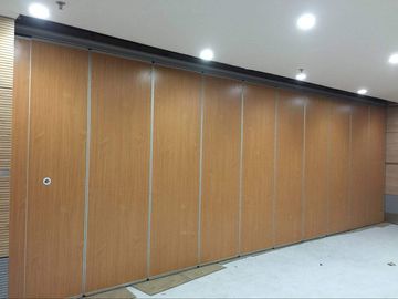 Paredes de división plegables de Malasia del tablero de madera, pared acústica comercial del tabique