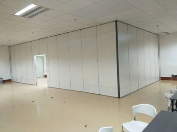 Los divisores acústicos de la sala de conferencias de la división decorativa interior de la ejecución artesonan anchura 1230 milímetros