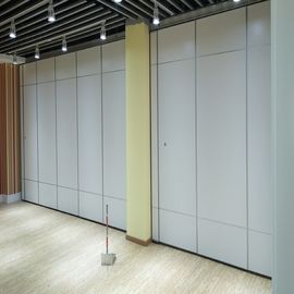 Pared de división acústica de madera blanca para la sala de conferencias/los divisores movibles de la pared de la prueba del sonido