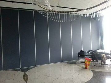 Paredes de división operables acústicas durables de la oficina, puerta del mueble de la sala de conferencias de la India