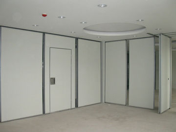 Modificado para requisitos particulares el desplazamiento del mueble modificó las paredes de división para requisitos particulares de 65 milímetros para la oficina y el auditorio