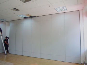 Anchura de desplazamiento insonora decorativa superficial de cuero del panel de pared de división 1200 milímetros