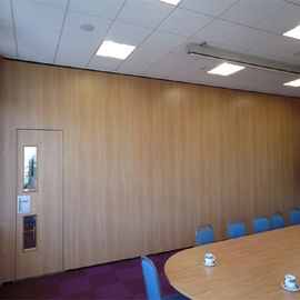 Marco de desplazamiento de madera del aluminio de los materiales de las paredes de división de la oficina plegable