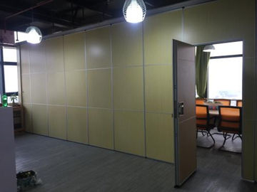 Modificado para requisitos particulares el desplazamiento del mueble modificó las paredes de división para requisitos particulares de 65 milímetros para la oficina y el auditorio