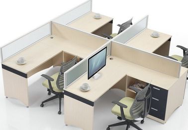 Divisiones comerciales de los muebles de oficinas para cuatro personas/la división de cabina de madera de la oficina de los escritorios del ordenador