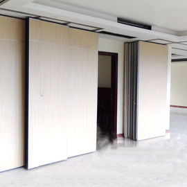 Grueso plegable de desplazamiento de la pared de división del mueble operable insonoro 65m m para el banquete Pasillo