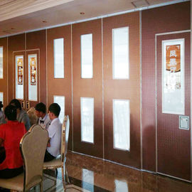 Pared de división movible del diseño de madera interior de la puerta deslizante para el banquete Pasillo y el auditorio