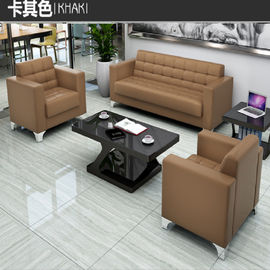 Silla de cuero negra moderna ejecutiva del sofá de la oficina o del hotel elegante y soportable