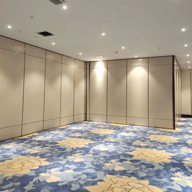 Instalación fácil de desplazamiento de madera del aislamiento sano de la división de la puerta de plegamiento de la sala de conferencias del restaurante alta