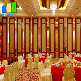 Las paredes de división movibles de madera de la decoración del pasillo del hotel de la oficina diseñan para el restaurante