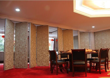 Tabique plegable de las paredes de división con las decoraciones duras de la cubierta del MDF de la tela para el restaurante