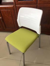 El múltiplo ergonómico de la silla de la oficina de EBUNGE colorea la silla apilable del visitante de la huésped de la oficina para la sala de reunión