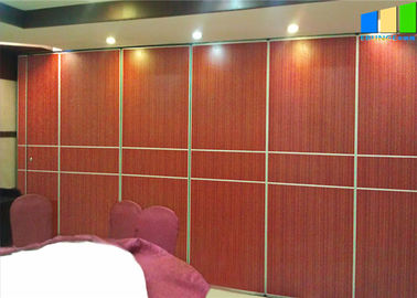 La sala de reunión de la oficina de la prueba de los sonidos artesona la pared de división de desplazamiento material de madera del grueso de 65m m