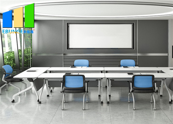 La sala de conferencias apilable plegable ajustable presenta las tablas del entrenamiento de la oficina