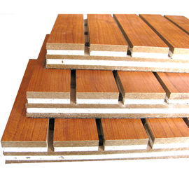El panel de pared de madera de la absorción sana del poliéster absorbente de la fibra del ruido para el cine