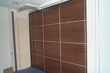 La prueba de madera del sonido de la puerta de plegamiento divide el marco de aluminio para la sala de clase decorativa