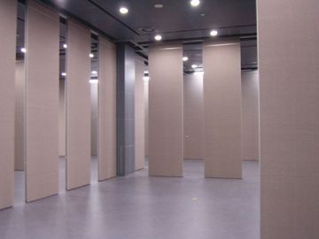Plegamiento acústico de las paredes de división de la sala de exposiciones/de la oficina operable
