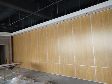 Sistema de la pared de división del restaurante del multicolor con la carretilla de aluminio que resbala puertas de plegamiento
