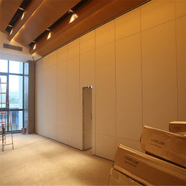 Salas de reunión de las salas de conferencias que resbalan las paredes de división para la oficina/las puertas operables del mueble de los paneles