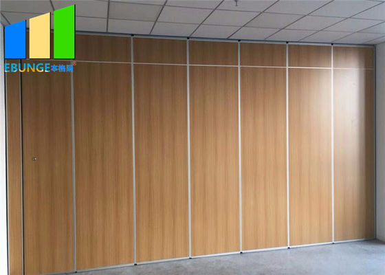 Soluciones personalizables Pared divisoria de acordeón Paredes divisorias plegables duraderas para el hotel Sala de banquetes
