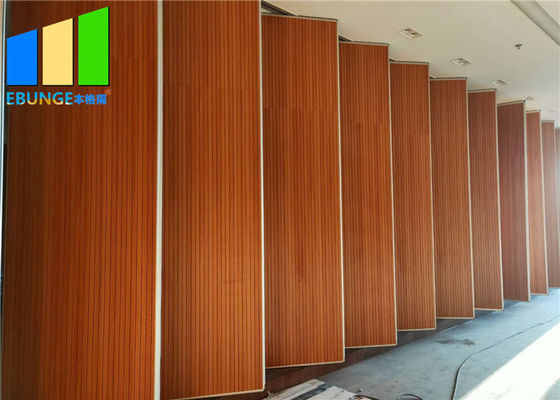 Soluciones personalizables Pared divisoria de acordeón Paredes divisorias plegables duraderas para el hotel Sala de banquetes